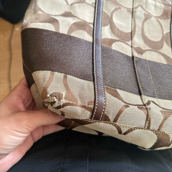 Coach Women's Tan and Brown Signature Tote Bag Purse With Hangtag Stunning - Picture 14 of 15
